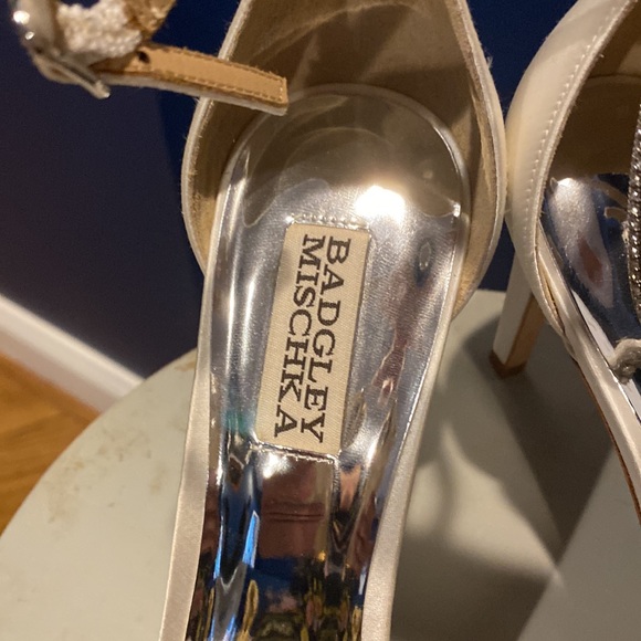 Badgley Mischka Wedding Shoes size 8 - Picture 8 of 8